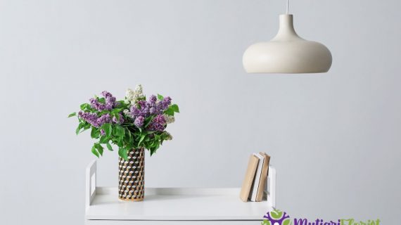 Rangkaian Bunga Mawar Meja Menambah Sentuhan Elegan pada Setiap Ruangan