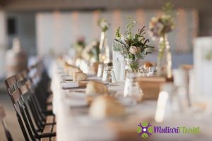 Rangkaian Bunga Meja Sentuhan Keindahan untuk Ruangan Anda